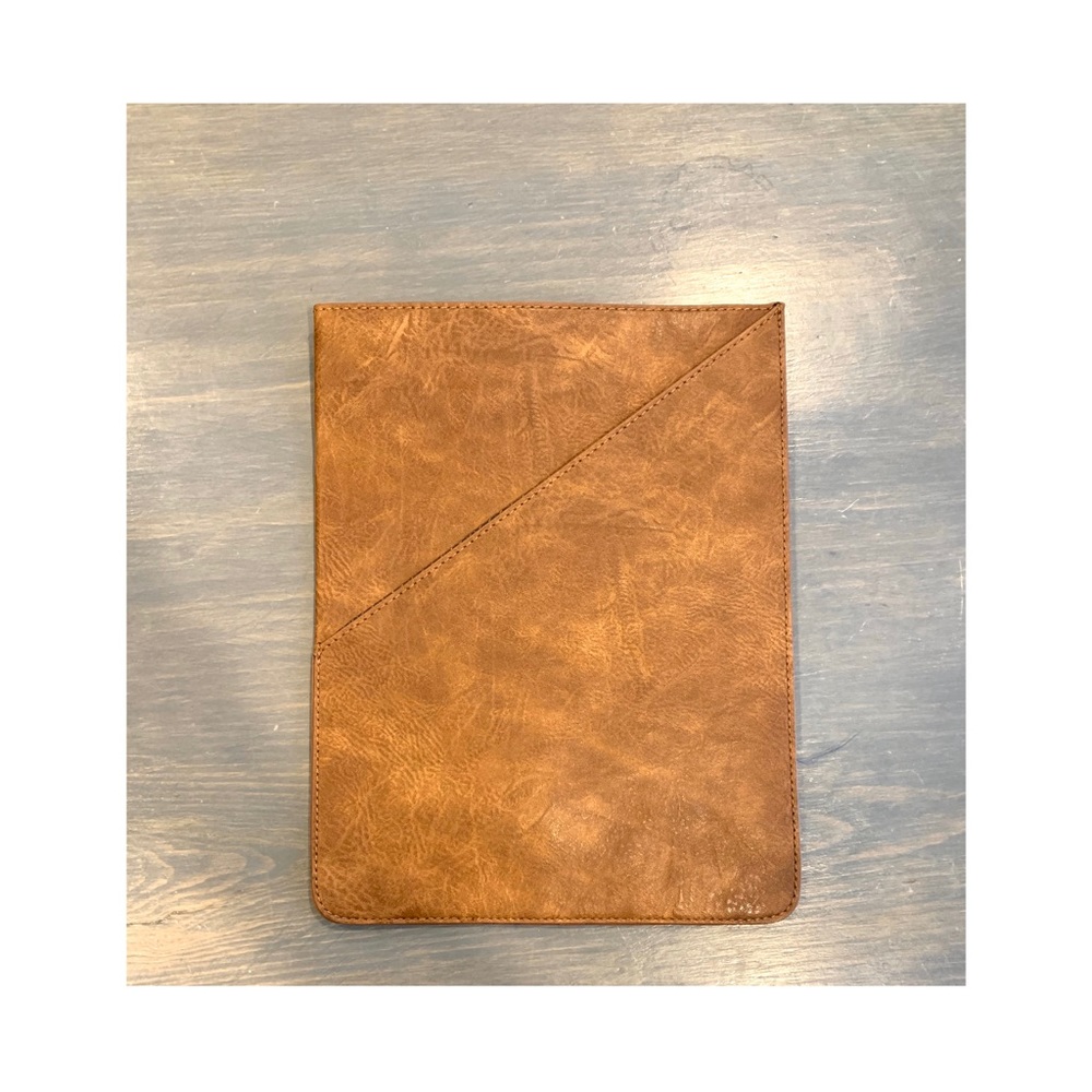 NWT RW&co tablet case